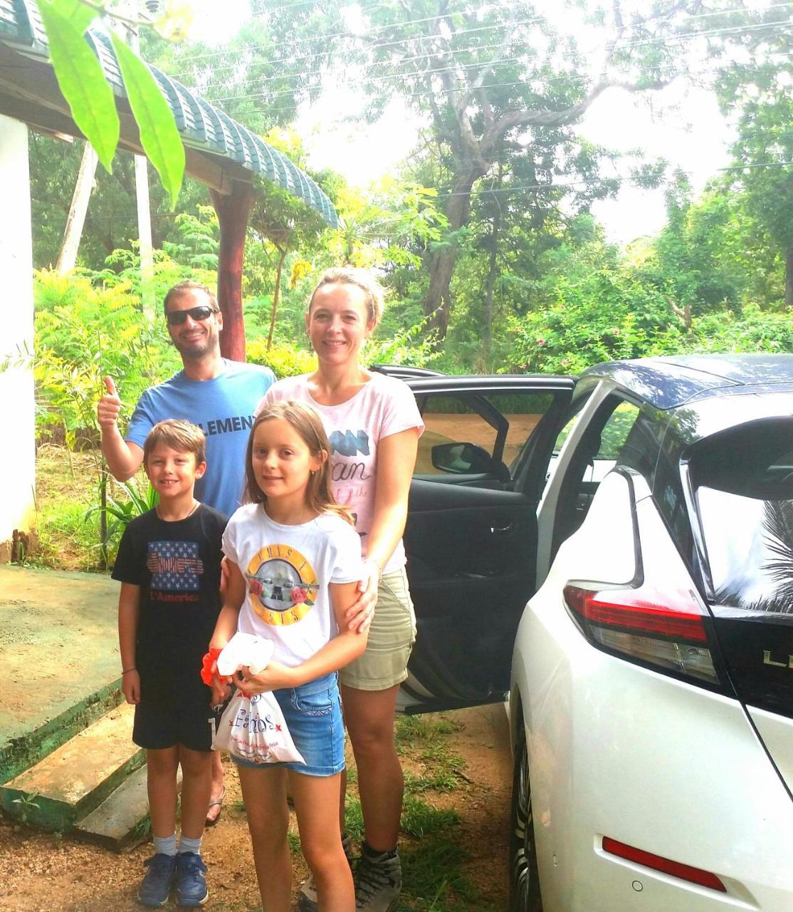 Sigiri Picaso Home Stay Sigiriya Bagian luar foto